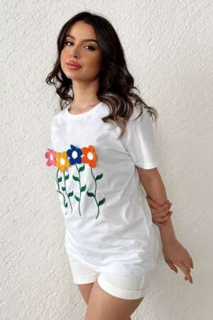 Модерна дамска тениска в бяло B363