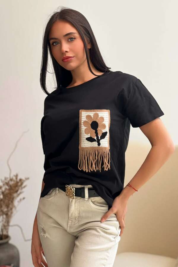 Черна тениска "Boho Blossom" с плетен цветен мотив B368 - Image 2
